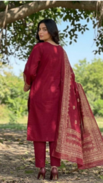 Maroon Majesty - Image 2